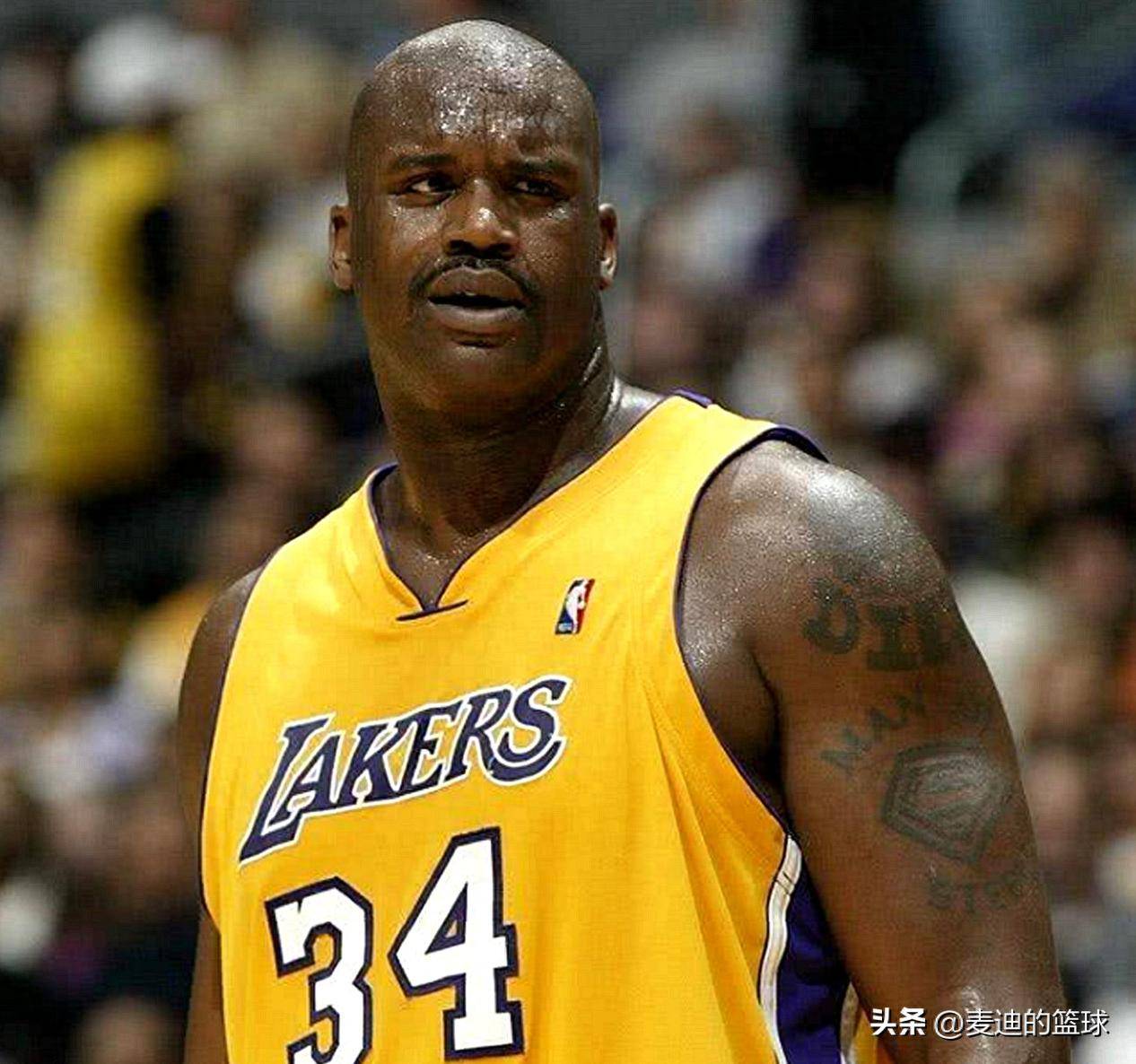 歌名应景，著名歌唱家波切利在世界杯抽签仪式演唱《今夜无人入眠》（波切利亮相世界杯抽签仪式，献唱应景《今夜无人入眠）