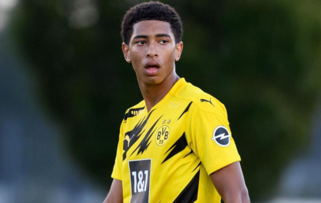 图赫尔考虑世界杯高温让替补球员留更衣室（担忧世界杯高温，图赫尔让替补留在更衣室）