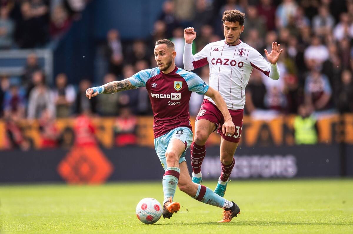 铜梁龙祝贺海港三连冠：你们展现了王者之师应有的底蕴与风范（铜梁龙贺海港三连冠：王者底蕴与风范尽显）