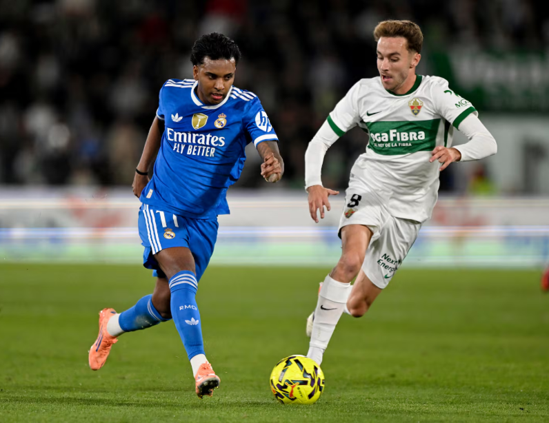 科莫队晒帕斯晃倒劳塔罗视频，后者回应差不多得了（科莫队发布帕斯晃倒劳塔罗视频，劳塔罗回应：差不多就行了）