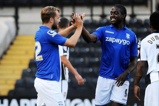 克莱顿替补6中5轰12分，爵士半场唯一上双球员（爵士半场仅克莱顿得分上双：替补出战6投5中砍下12分）