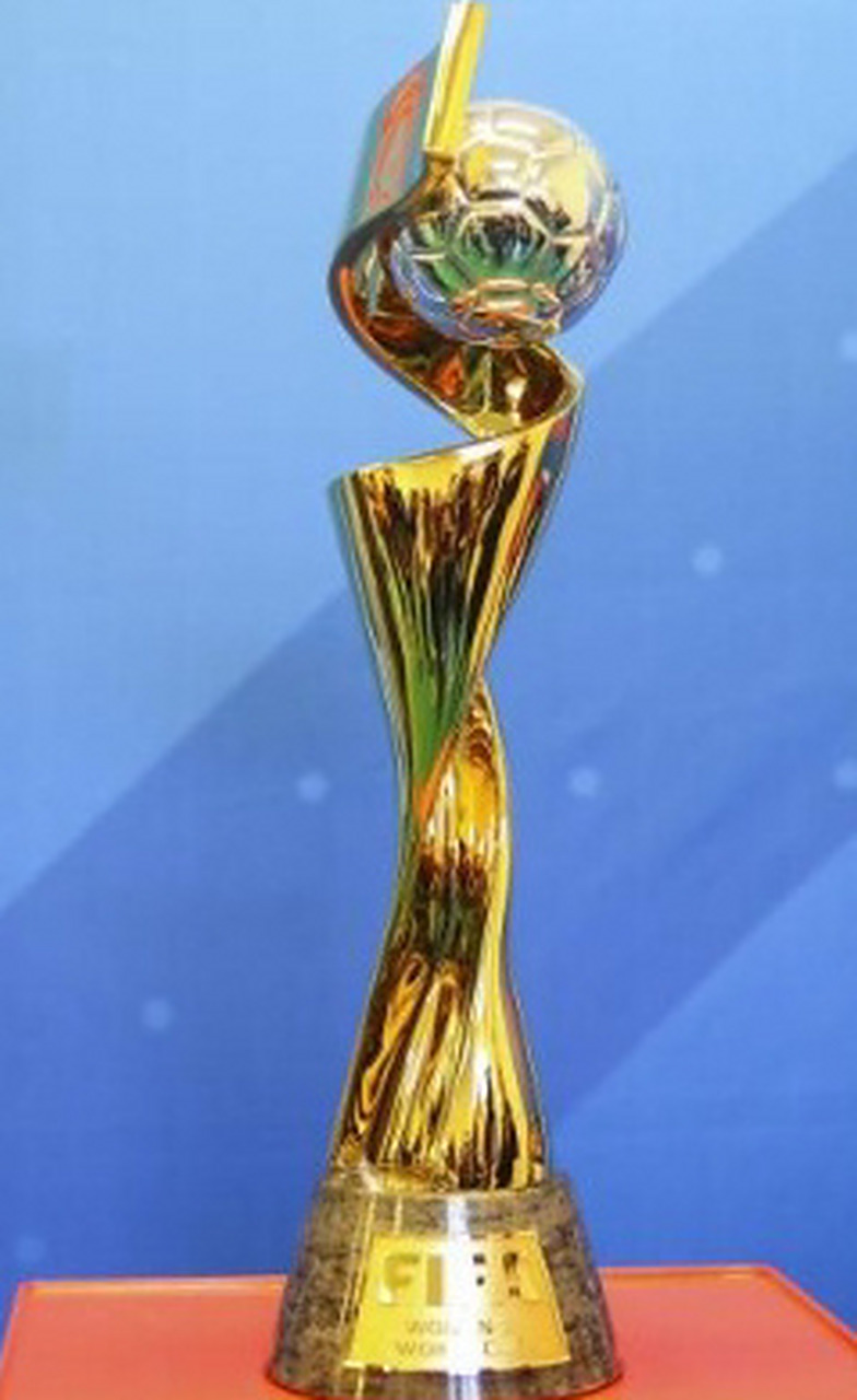 为迎接梅西到访，印度加尔各答街头正在建造梅西的雕像（印度加尔各答为迎梅西来访，街头兴建梅西雕像）