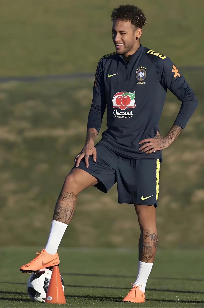 球星连续抢下关键篮板（核心球员连摘关键篮板）