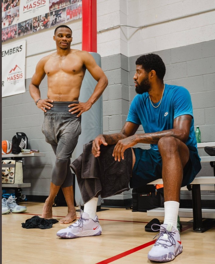 NBA球员专访：詹姆斯谈季后赛目标,（专访詹姆斯：畅谈季后赛目标与展望）