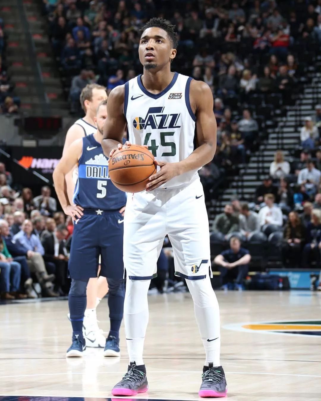 3场3球，成都B队艾孜买提当选中乙10月最佳球员／最佳青年球员（三场三球！成都B队艾孜买提包揽中乙10月最佳球员与最佳青年球员）