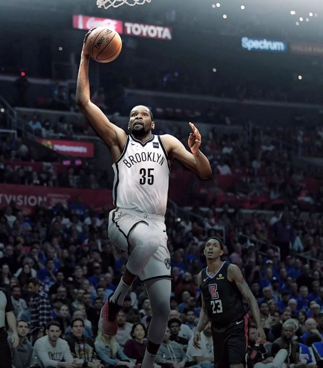 塔雷：恩昆库和莱奥还是第一次搭档，训练中他们配合得还不错（塔雷：恩昆库与莱奥首度联手，训练配合表现不俗）