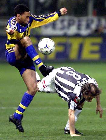 阿莫林曝曼联逆转内幕！爱将芒特有突破，除了进球还有一举获赞誉（阿莫林披露曼联逆转细节：爱将芒特迎来突破，不仅进球还收获赞誉）